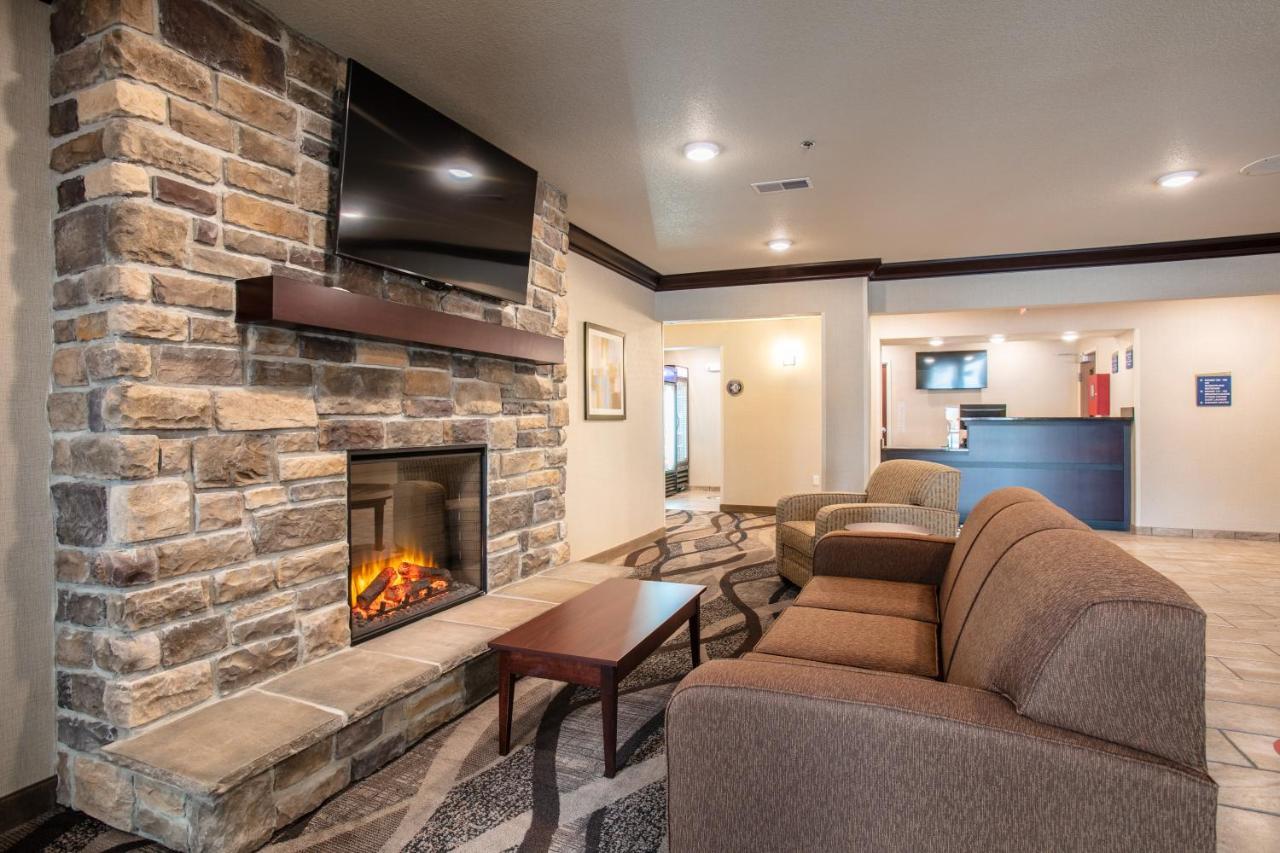 Cobblestone Inn & Suites - Pine Bluffs 外观 照片