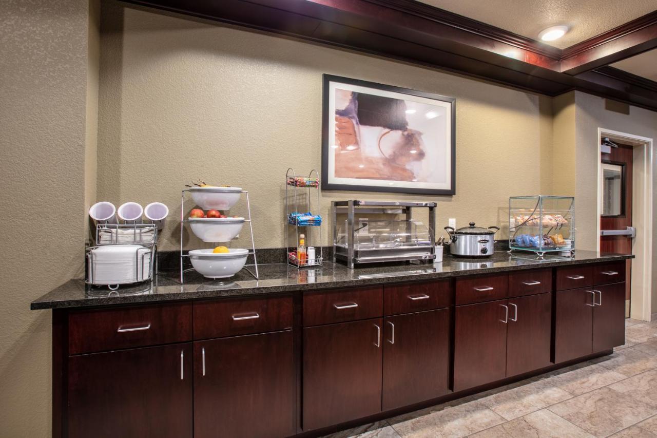 Cobblestone Inn & Suites - Pine Bluffs 外观 照片
